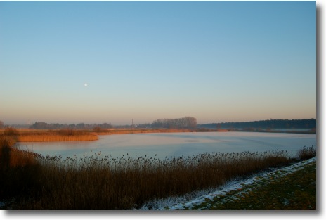 The Moon Over Flanders (18mm)